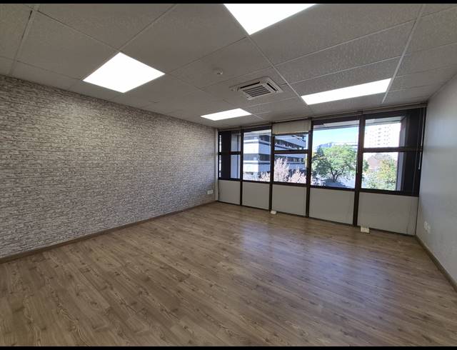 712M² OFFICE TO LET IN SANDTON CENTRAL